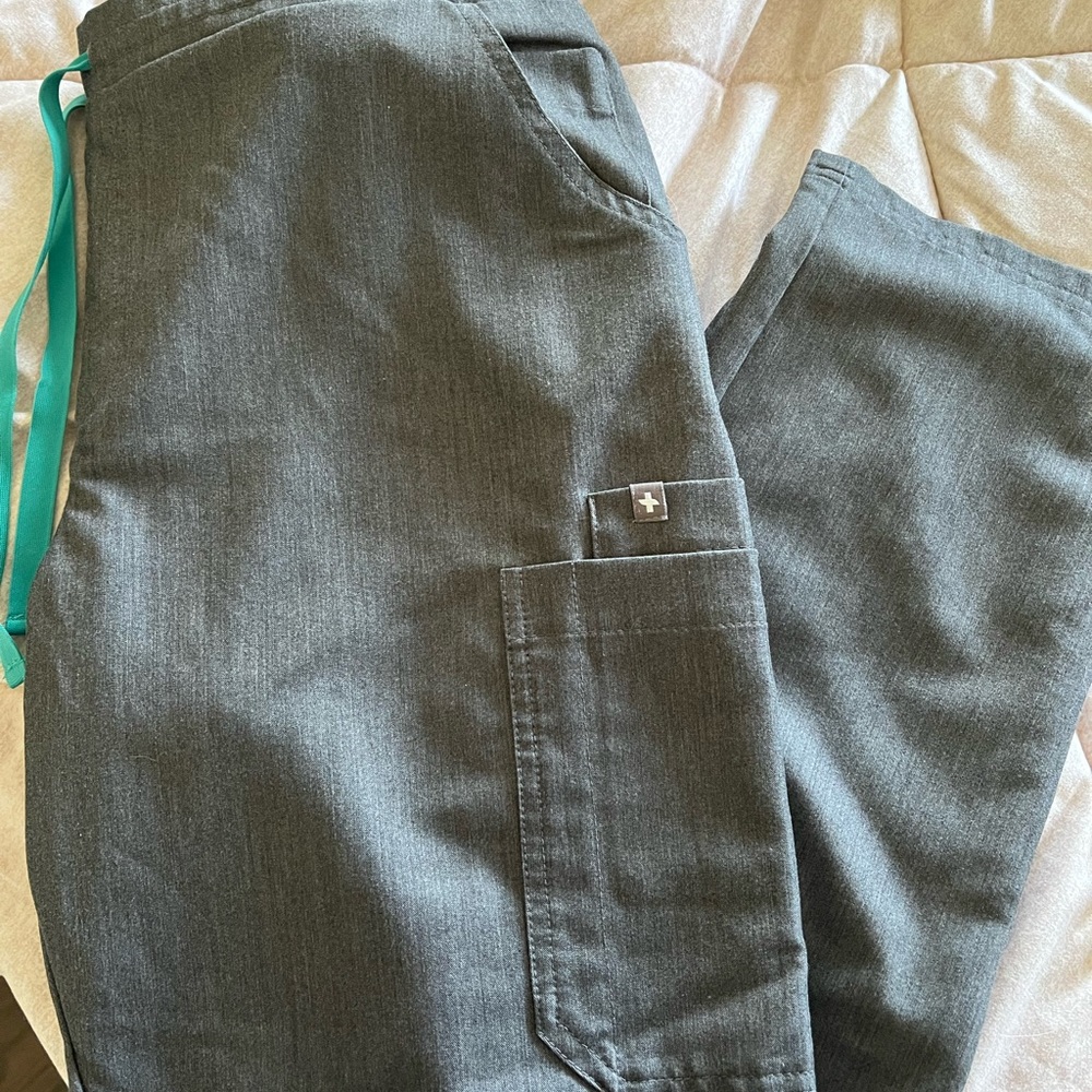 Figs Yola Scrub Pant.